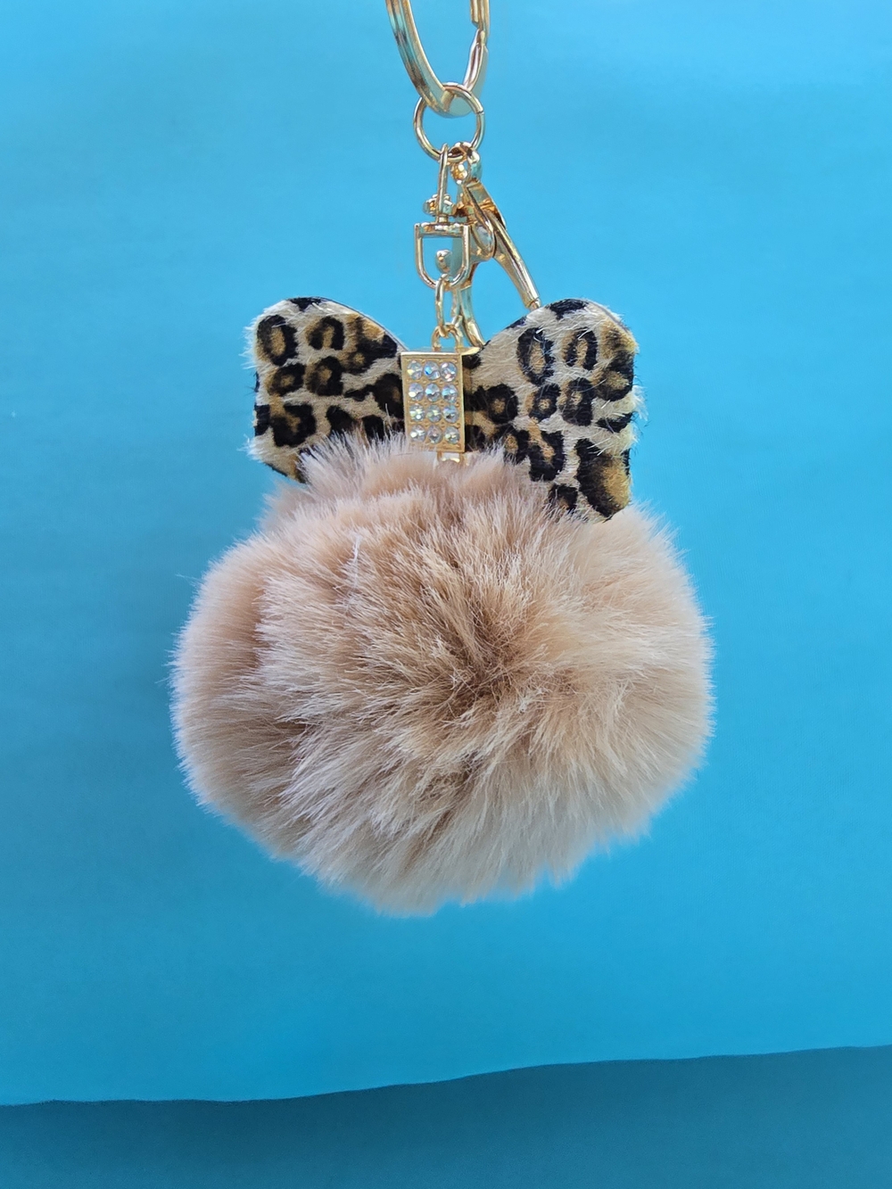 ๐ Faux Fur Pom Pom Keychain with Ear Accents - Picture 9 of 9